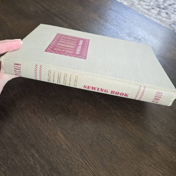 Singer Sewing Book 1949 Hardcover Vintage Craft Book - Picture 2 of 8